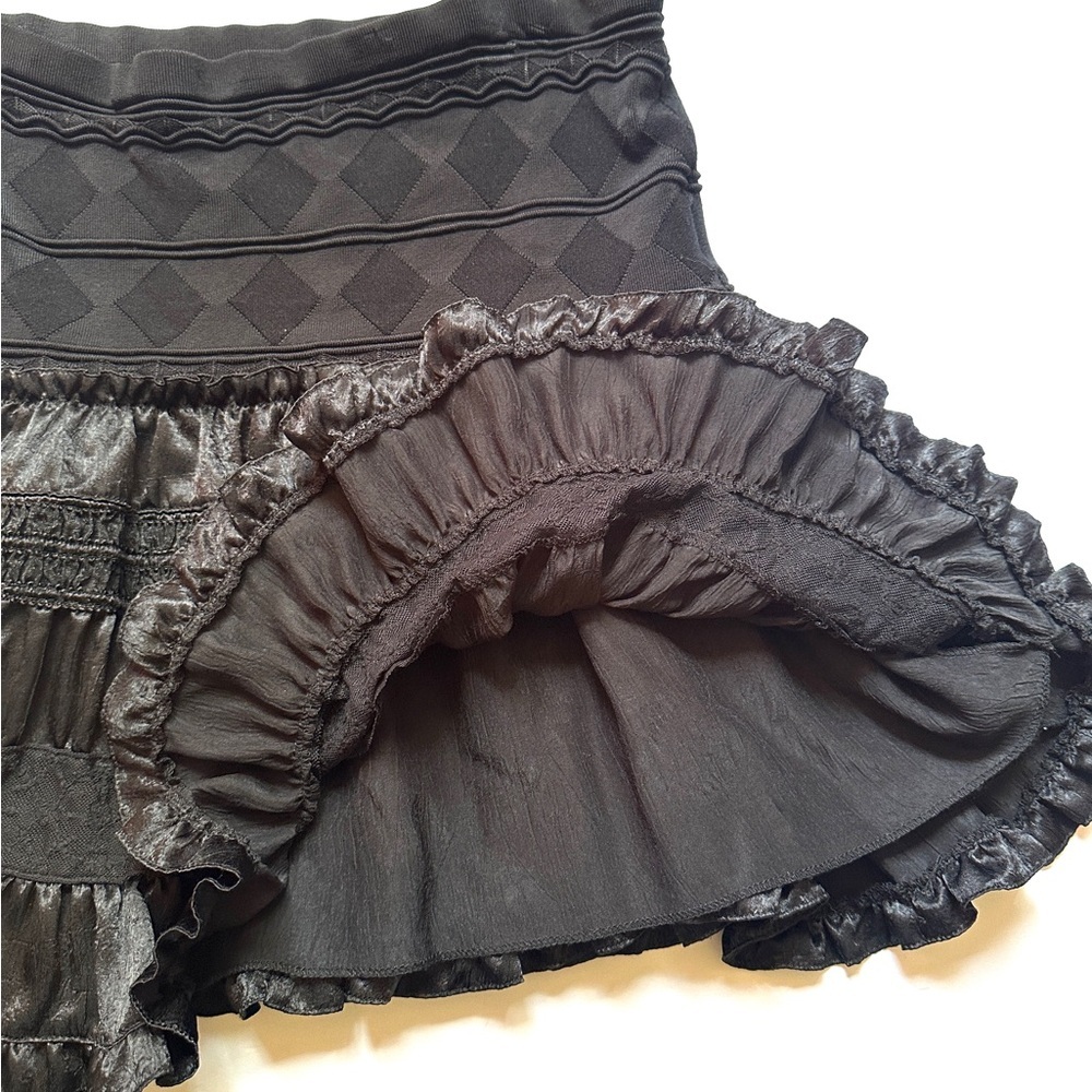 Bebe Black Textured A-Line Mini Skirt | Satin | Sz Medium | Y2K | Vintage - Picture 4 of 6